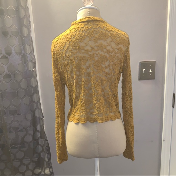 Ambiance lace long sleeve crop top 💛 - Picture 7 of 8